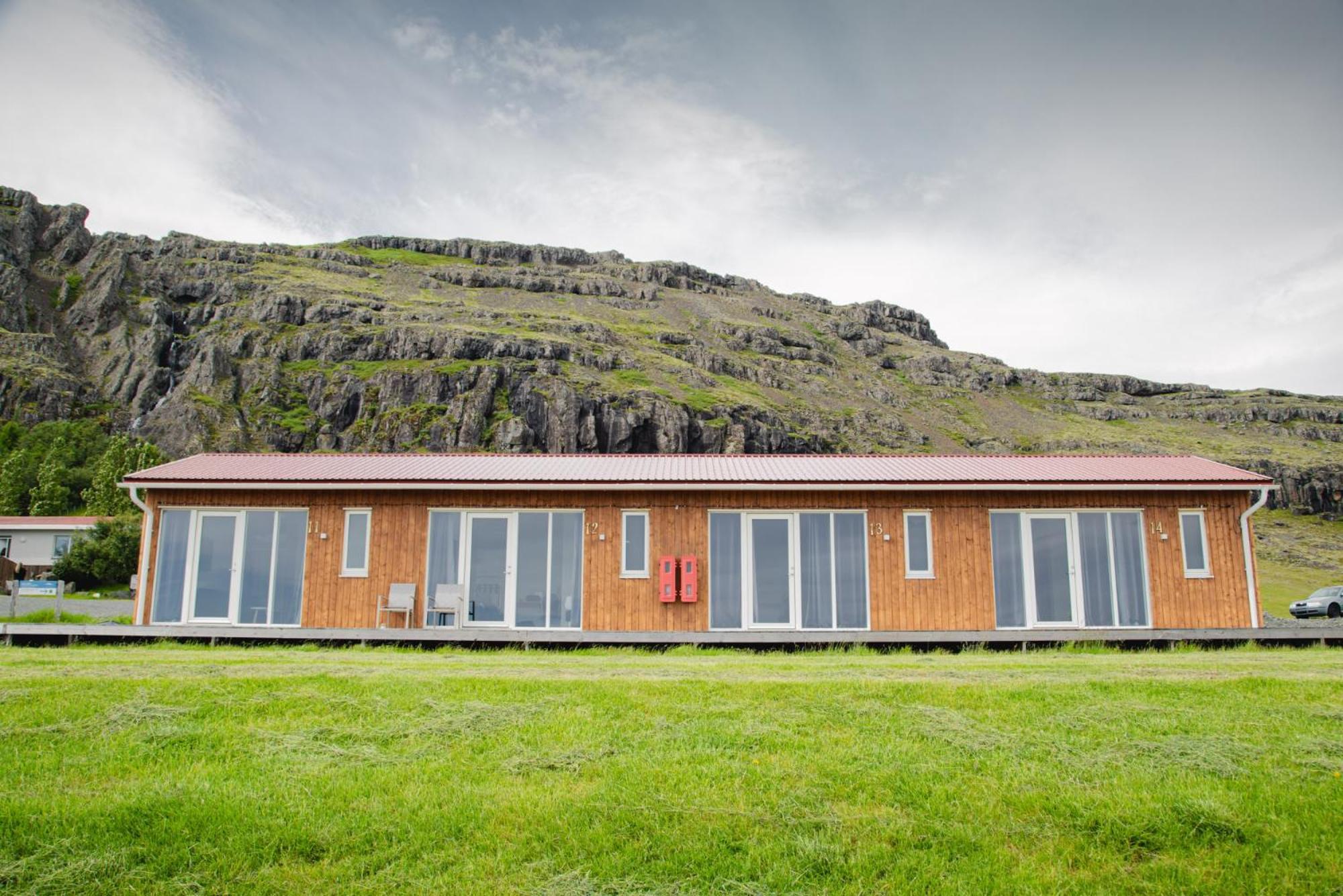 Guesthouse Skálafell Eksteriør billede